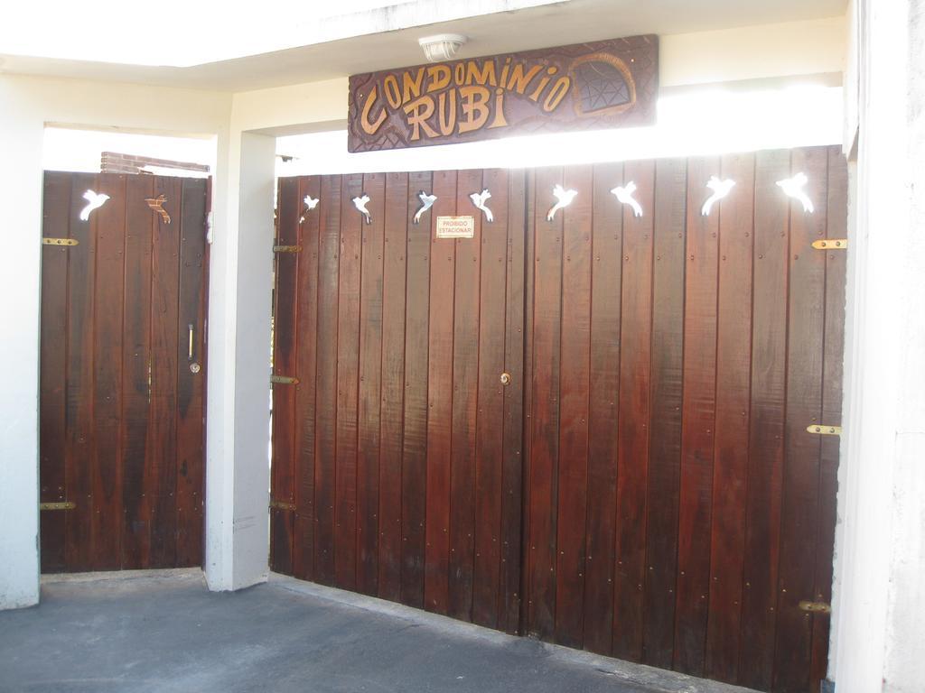 Ruby Hospedagem Cabo Frio Exterior photo